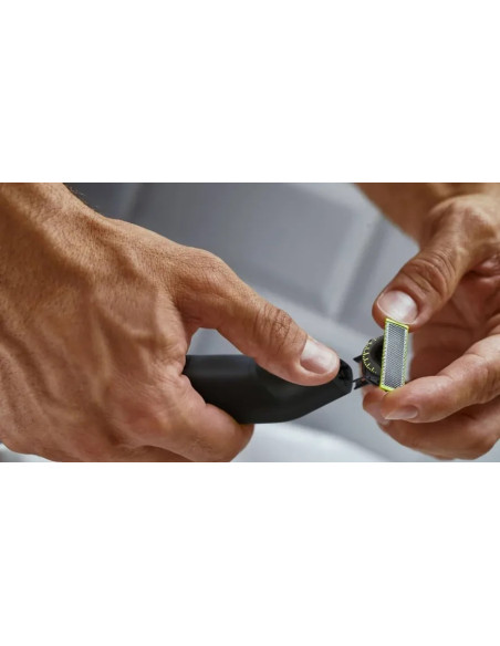 PHILIPS MULTIGROOM ONEBLADE PRO 360º/ 4 ACCESORIOS/ QP6542/15